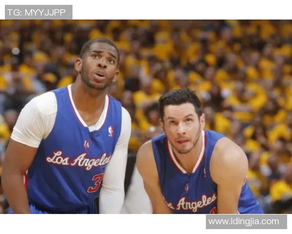 快船与爵士季后赛激战回顾球队表现与关键时刻分析