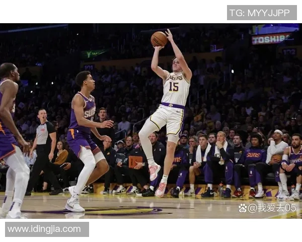 湖人对决热火精彩回顾与分析揭示比赛背后的战术与球员表现 湖人对决热火精彩回顾与分析揭示比赛背后的战术与球员表现