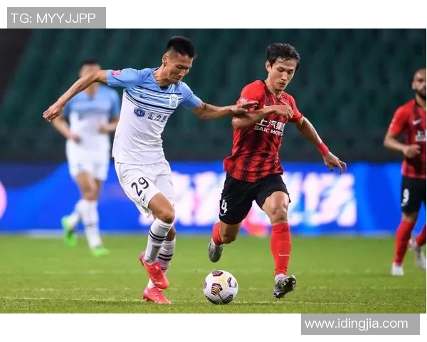 重庆足球队与广州足球队赛后复盘分析意识与战术的较量与启示