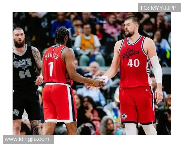 马刺与火箭G4激战正酣谁能在季后赛中逆转局势争夺胜利 马刺与火箭G4激战正酣谁能在季后赛中逆转局势争夺胜利