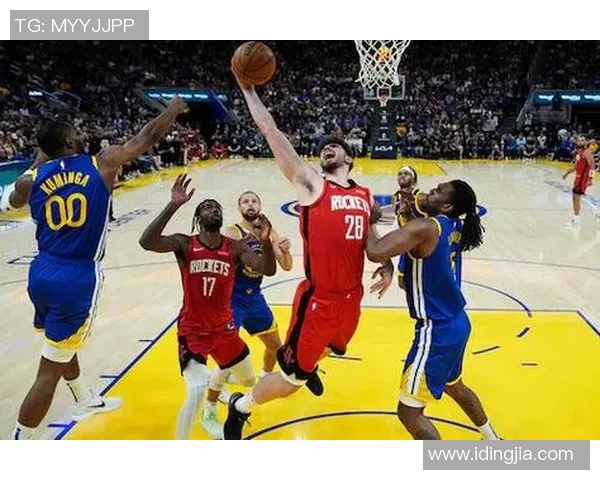 2017年NBA季后赛火箭与勇士激战回顾及精彩比分分析