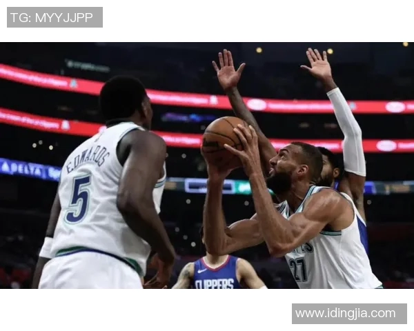 勇士与快船对决回顾所有比赛比分及精彩瞬间分析